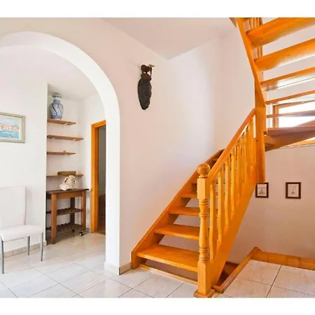 Mana Apartment Split