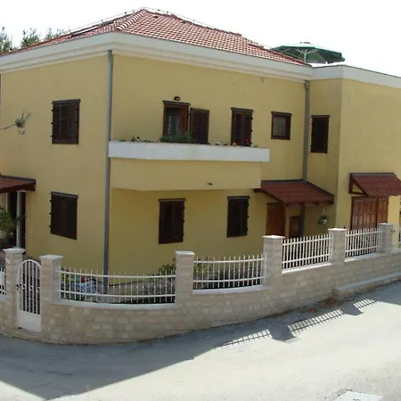 Mana Apartment
