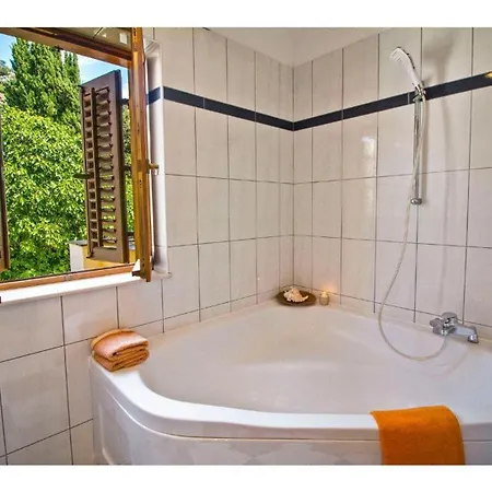 Mana Διαμέρισμα *